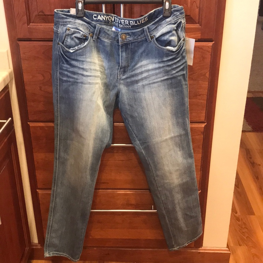 Women’s skinny jeans size 14 NWT